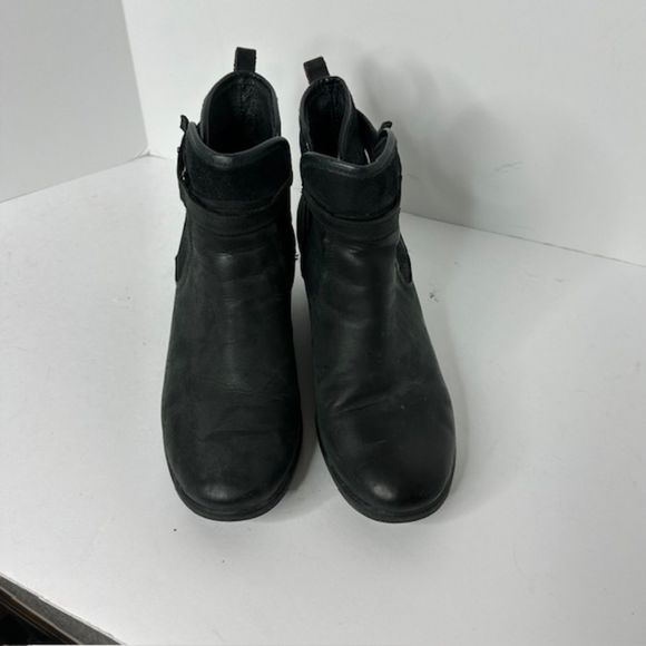 UGG Black Matte Emalie Wedge Bootie‎ - Picture 3 of 5